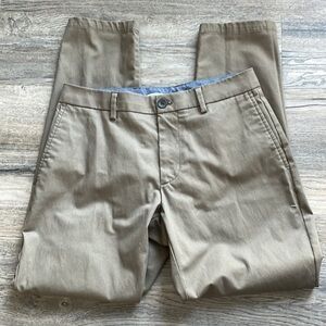 Old Navy Mens Brown Athletic Taper Pants with Built in Flex, Chino, size 30x30